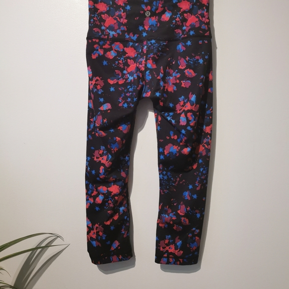 Lululemon size 8 mint condition retired wunder under high rise - Picture 10 of 11